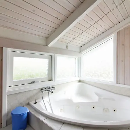 Sixten - 450m From The Sea By Interhome *